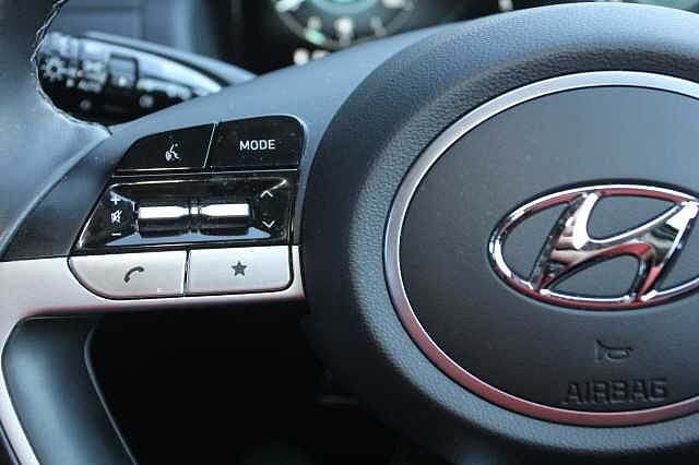 Hyundai TUCSON 1.6 TGDi 48V MHD Premium 5dr 2WD DCT Red