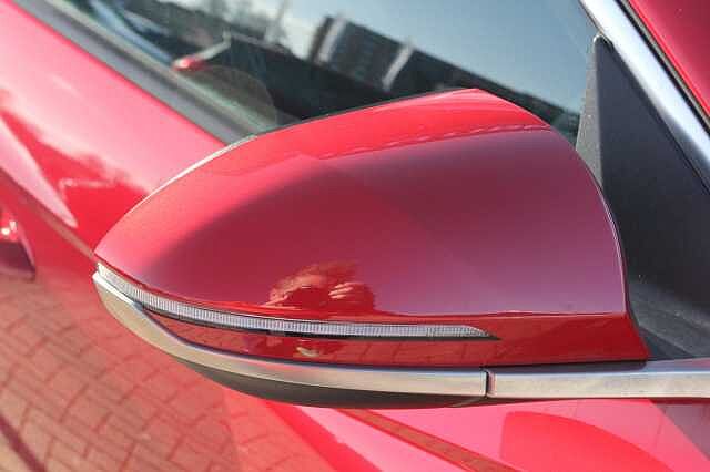 Hyundai TUCSON 1.6 TGDi 48V MHD Premium 5dr 2WD DCT Red