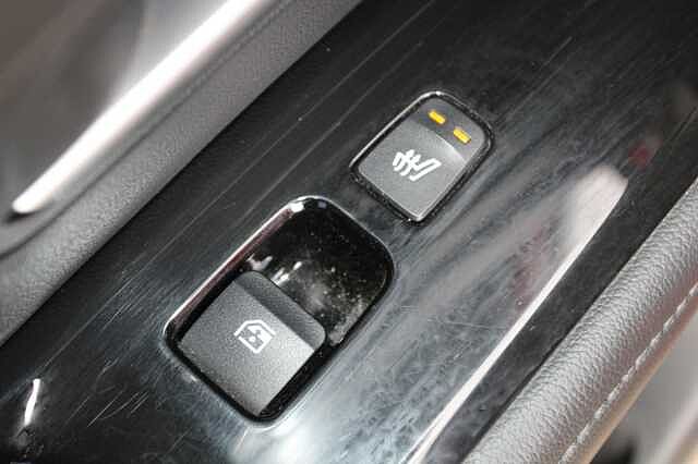 Hyundai TUCSON 1.6 TGDi Hybrid 230 Ultimate 5dr 2WD Auto Red