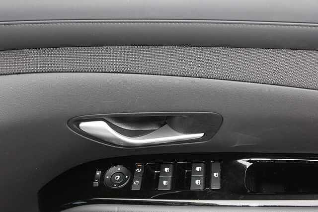 Hyundai TUCSON 1.6T Plug-in Hybrid Ultimate 5dr Auto White