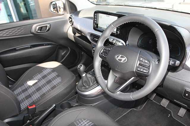 Hyundai i10 1.2 Premium 5dr [Nav]