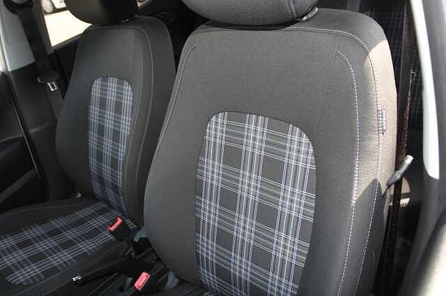 Hyundai i10 1.2 Premium 5dr [Nav]