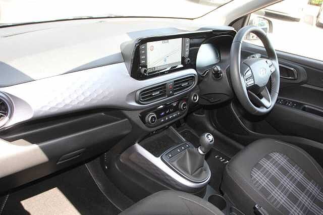 Hyundai i10 1.2 Premium 5dr [Nav]