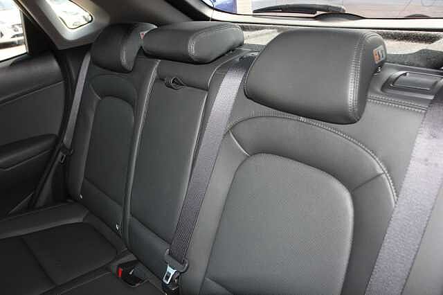 Hyundai KONA 1.6 GDi Hybrid Ultimate 5dr DCT Red