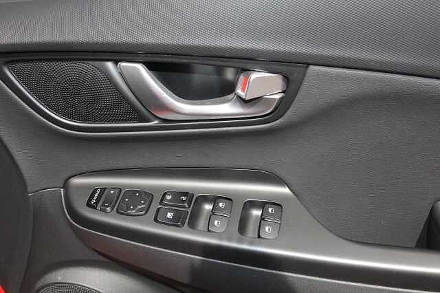 Hyundai KONA 1.6 GDi Hybrid Ultimate 5dr DCT Red