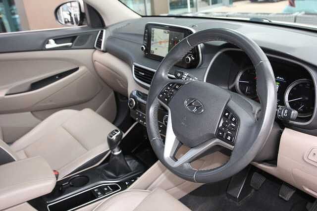 Hyundai TUCSON 1.6 GDi Premium 5dr 2WD Beige
