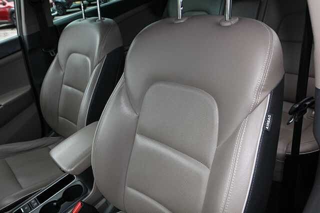 Hyundai TUCSON 1.6 GDi Premium 5dr 2WD Beige