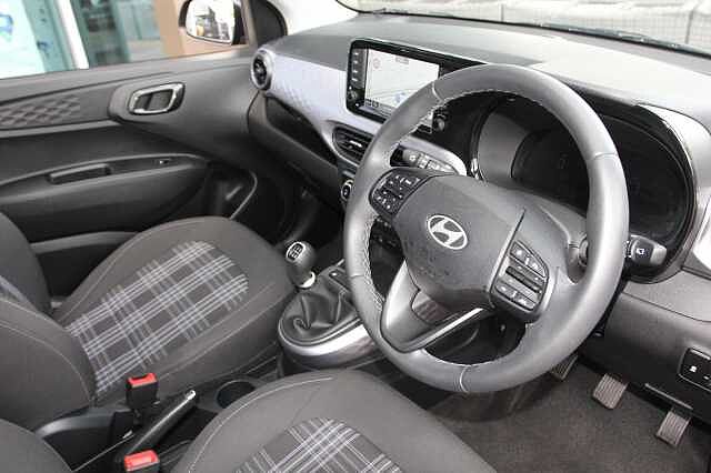 Hyundai i10 1.2 [79] Premium 5dr [Nav]