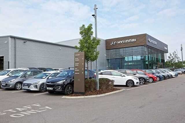 Hyundai BAYON 1.0 TGDi [90] Black Line 5dr White