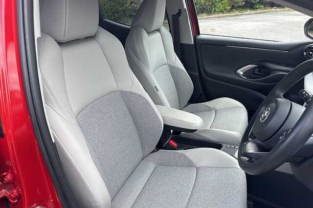 Toyota Yaris 1.5 Hybrid Excel 5dr CVT