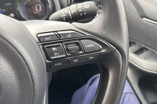 Toyota Yaris 1.5 Hybrid Excel 5dr CVT