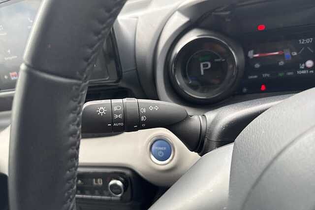 Toyota Yaris 1.5 Hybrid Excel 5dr CVT