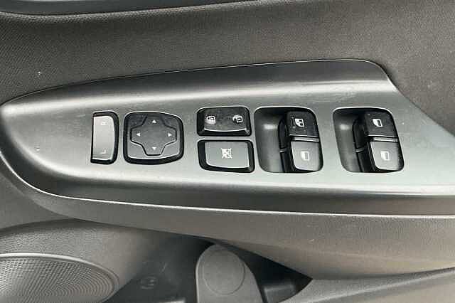 Hyundai KONA 1.0 TGDi 48V MHEV SE Connect 5dr Atlas White