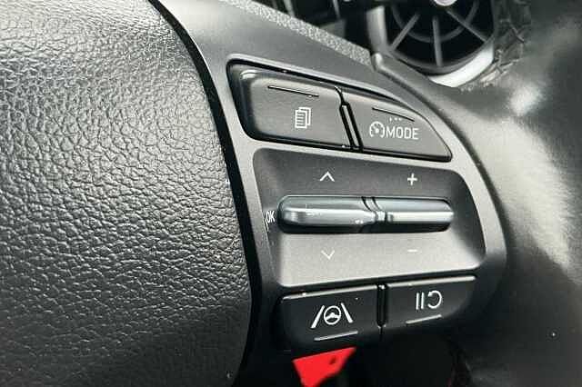 Hyundai KONA 1.0 TGDi 48V MHEV SE Connect 5dr Atlas White