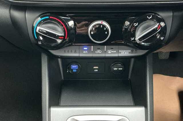 Hyundai KONA 1.0 TGDi 48V MHEV SE Connect 5dr Atlas White