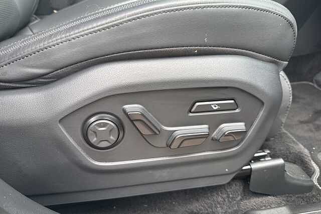 Hyundai SANTA FE 1.6 TGDi Plug-in Hybrid Calligraphy 5dr 4WD Auto