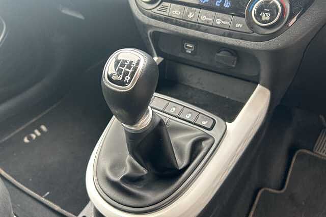 Hyundai i10 1.0 MPi Premium 5dr