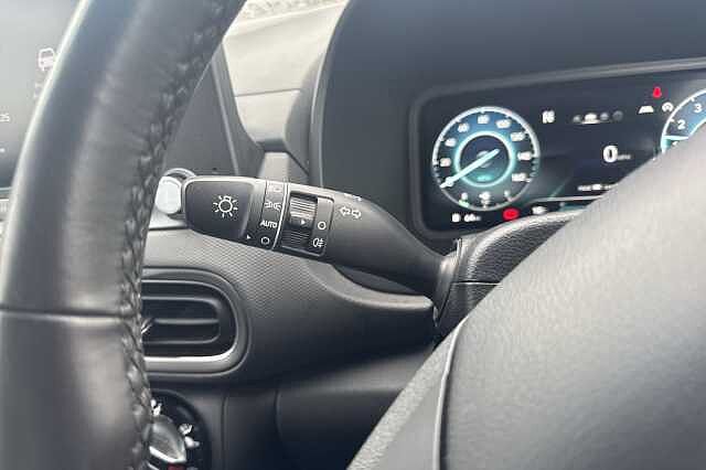 Hyundai KONA 1.0 TGDi 48V MHEV SE Connect 5dr Red