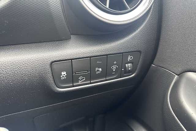 Hyundai KONA 1.0 TGDi 48V MHEV SE Connect 5dr Red