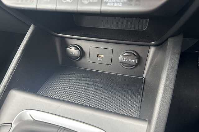 Hyundai KONA 1.0 TGDi 48V MHEV SE Connect 5dr Red