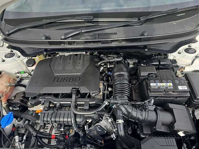 Hyundai BAYON 1.0 TGDi 48V MHEV SE Connect 5dr DCT White Frost