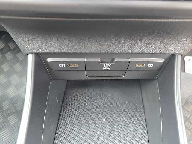 Hyundai BAYON 1.0 TGDi 48V MHEV SE Connect 5dr DCT White Frost