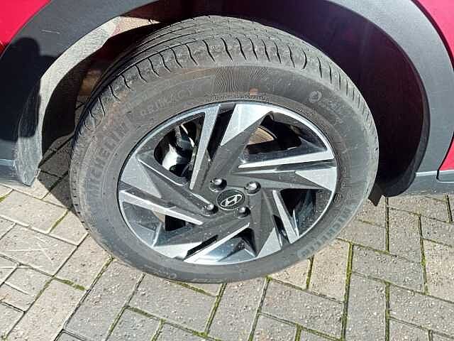 Hyundai BAYON 1.0 TGDi 48V MHEV SE Connect 5dr DCT Red