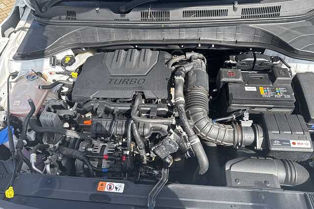 Hyundai KONA 1.0 TGDi 48V MHEV SE Connect 5dr White