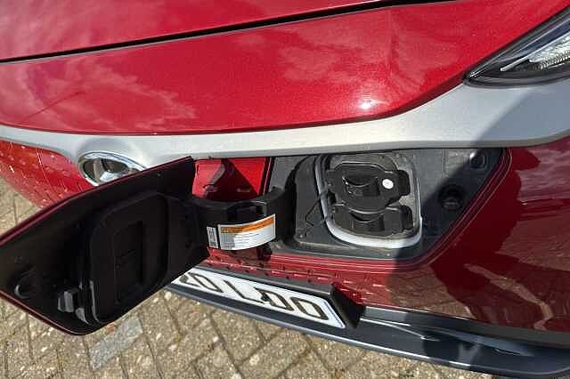 Hyundai KONA 150kW Premium SE 64kWh 5dr Auto