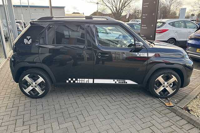 Hyundai INSTER 85kW 02 49kWh 5dr Auto Black