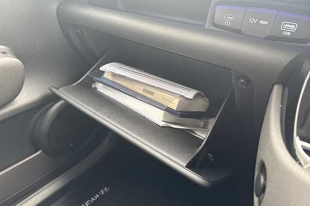 Hyundai INSTER 85kW 02 49kWh 5dr Auto White Frost