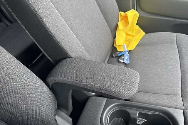 Hyundai INSTER 85kW 02 49kWh 5dr Auto White Frost