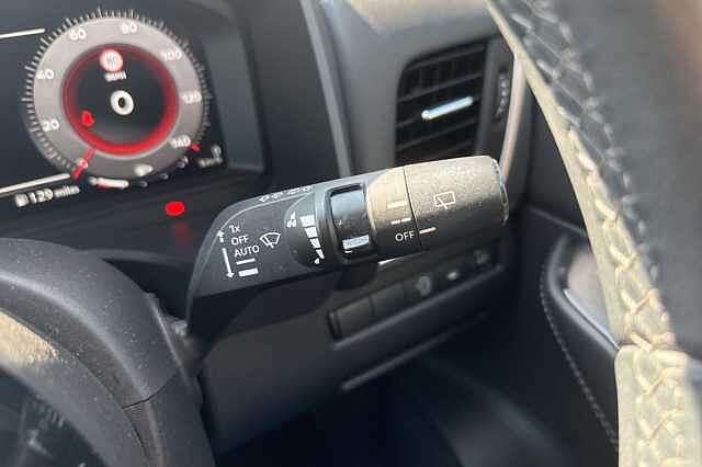 Nissan Qashqai 1.3 DiG-T MH N-Connecta 5dr