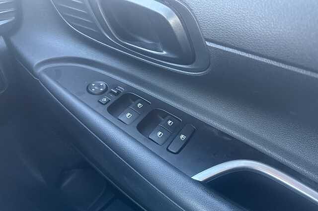 Hyundai BAYON 1.0 TGDi 48V MHEV SE Connect 5dr White