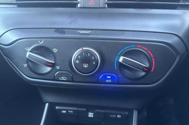 Hyundai BAYON 1.0 TGDi 48V MHEV SE Connect 5dr White