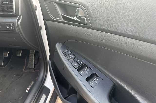 Hyundai TUCSON 1.6 TGDi 177 N Line 5dr 2WD White