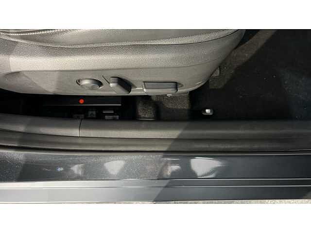 Hyundai KONA 1.6 GDi Hybrid Ultimate 5dr DCT Dark Knight