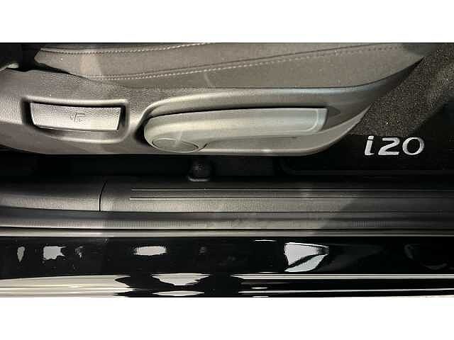 Hyundai I20 i20 5Dr HAT 1.0 T-gdi 100ps Advc NAV DCT Phantom Black