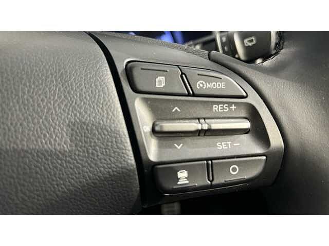 Hyundai KONA KONA 150kW Premium SE 64kWh 5dr Auto Chalk White