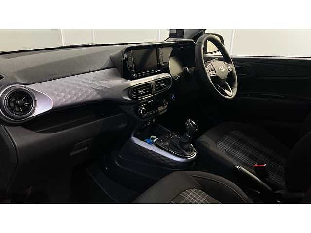Hyundai I10 i10 5Dr HAT 1.0 MPi 63ps Premium NAV AU Phantom Black