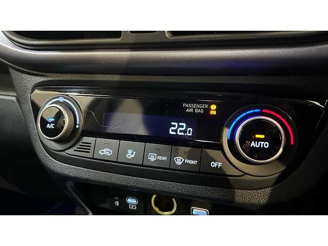 Hyundai I10 i10 5Dr HAT 1.0 MPi 63ps Premium NAV AU Phantom Black