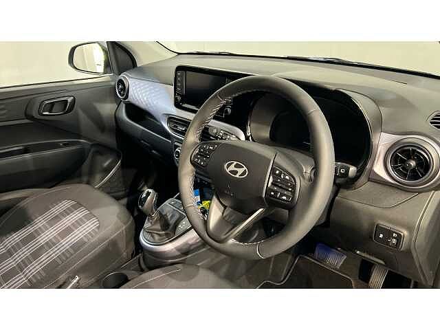 Hyundai i10 i10 5Dr HAT 1.2 MPi 79ps Premium NAV AU