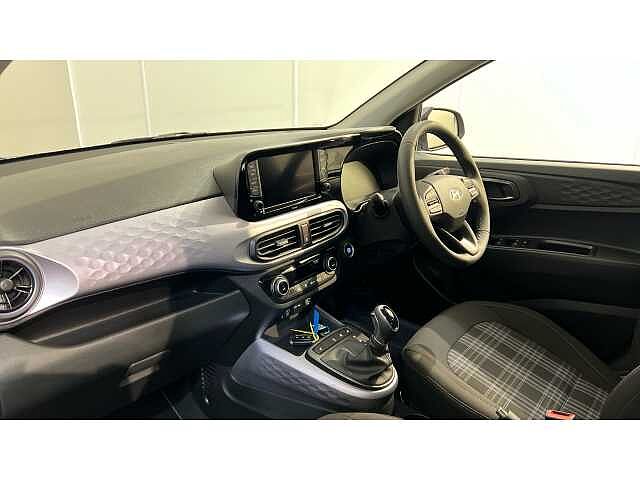 Hyundai i10 i10 5Dr HAT 1.2 MPi 79ps Premium NAV AU