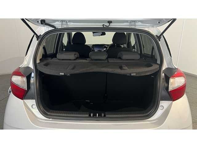 Hyundai I10 i10 5Dr HAT 1.0 MPi 63ps Advance NAV Lumen Gray
