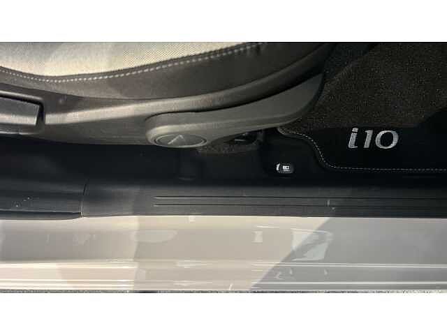 Hyundai I10 i10 5Dr HAT 1.0 MPi 63ps Advance NAV Lumen Gray