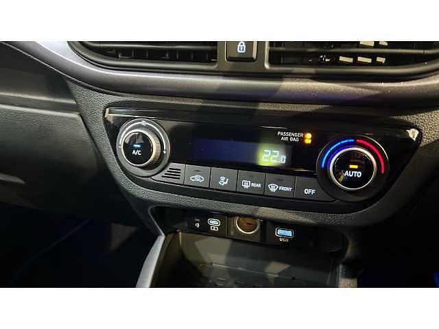 Hyundai i10 i10 5Dr HAT 1.2 MPi 79ps Premium NAV AU