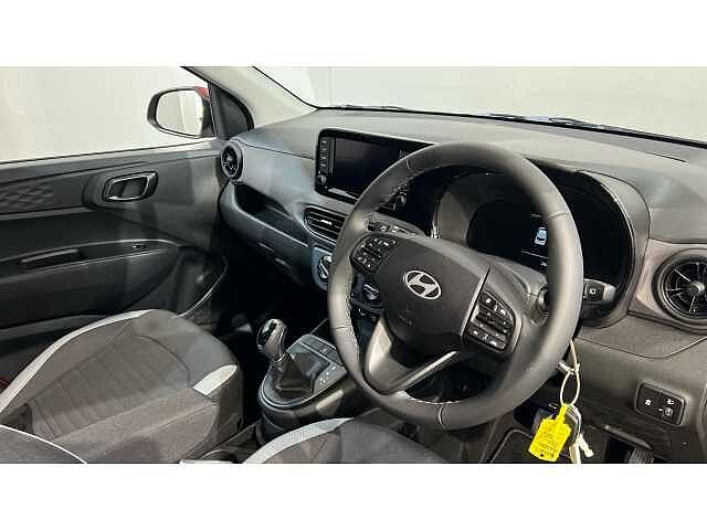 Hyundai i10 i10 5Dr HAT 1.0 MPi 63ps Advance NAV AU