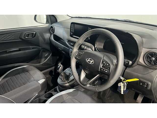 Hyundai i10 i10 5Dr HAT 1.0 MPi 63ps Advance NAV AU