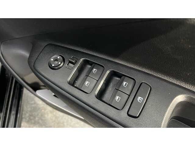 Hyundai i10 i10 5Dr HAT 1.0 MPi 63ps Advance NAV AU
