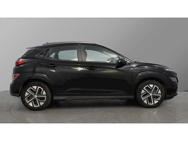 Hyundai KONA KONA 100kW SE Connect 39kWh 5dr Auto Phantom Black